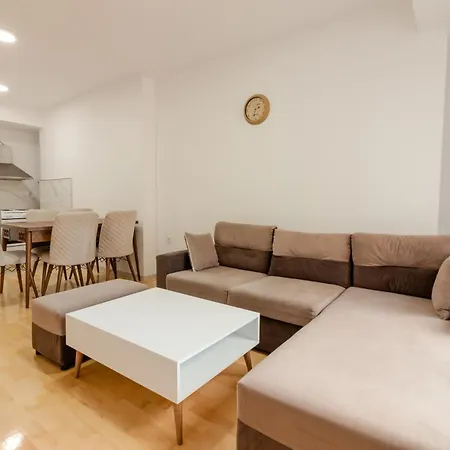 Bravo Boulevard Apartment